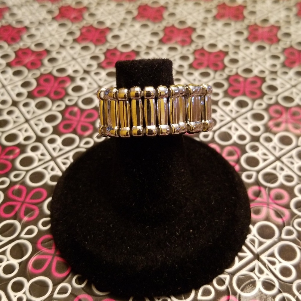 Ring - Picture 5 of 5